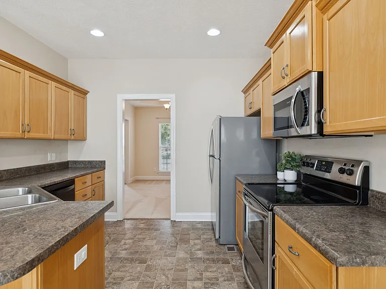 7952 Oakfield Grv — Photo 13