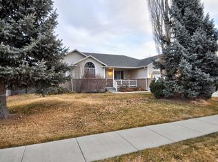 9185 S Mountain Laurel Ln, West Jordan, UT 84081