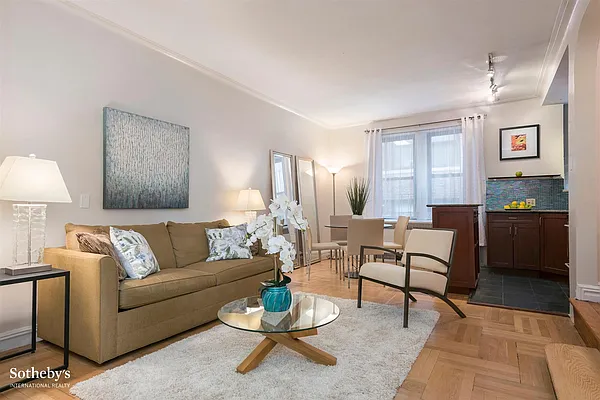 Sold by Sotheby's International Realty | media 6