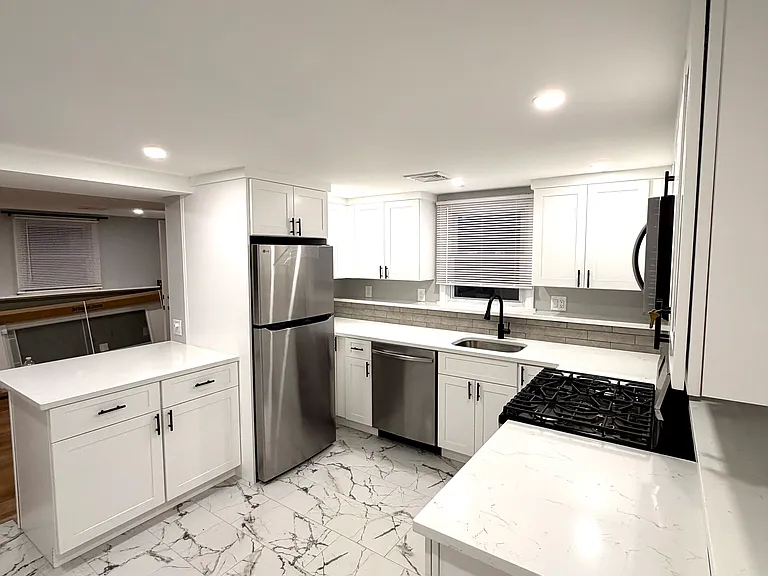 2 Blueview Rd #1 — Photo 2