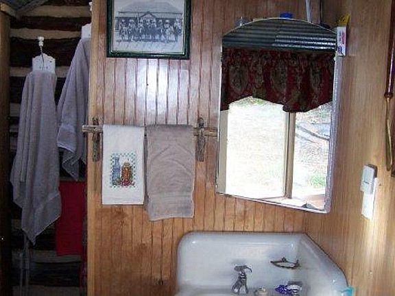 5th image of 00061 Columbine Ln