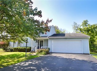 61 Stone Fence Cir, Rochester, NY 14626