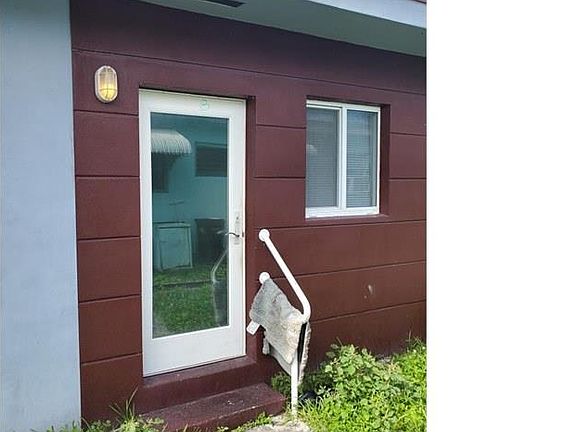 2nd image of 2140 Calais Dr #B