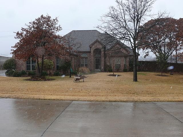 1st image of 111 Bent Oak Dr