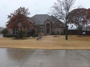 111 Bent Oak Dr, Aubrey, TX 76227