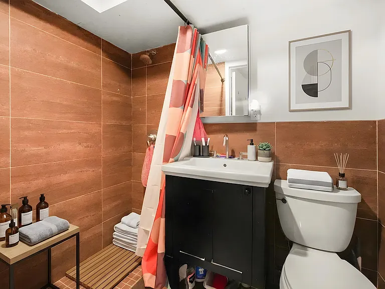 851 Hart St #1A — Photo 7