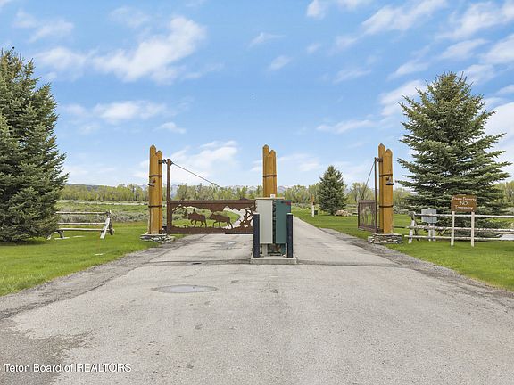 4th image of 268 Lone Cowboy Rd