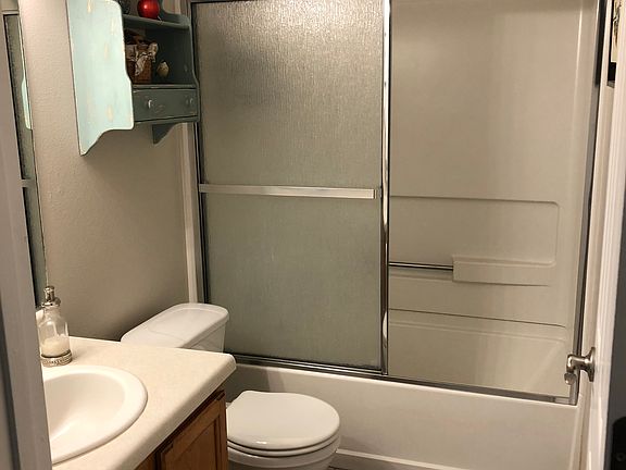 Main bath, new tile