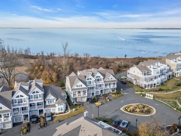 24 Lighthouse Pt Road, Highlands, NJ 07732