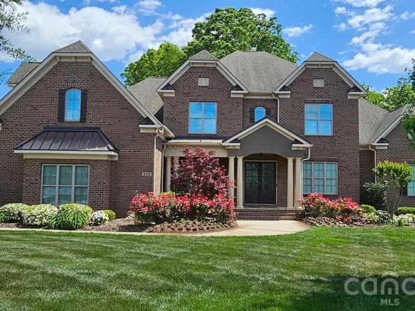 236 Wheatberry Hill Dr, Matthews, NC 28104