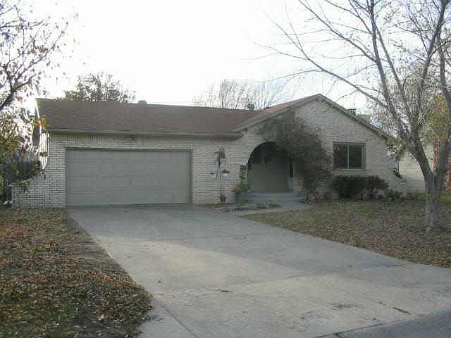 1st image of 1633 Pin Oak Ct