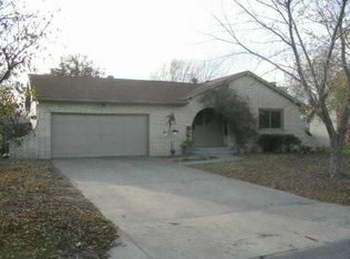 1633 Pin Oak Ct, Rose Hill, KS 67133