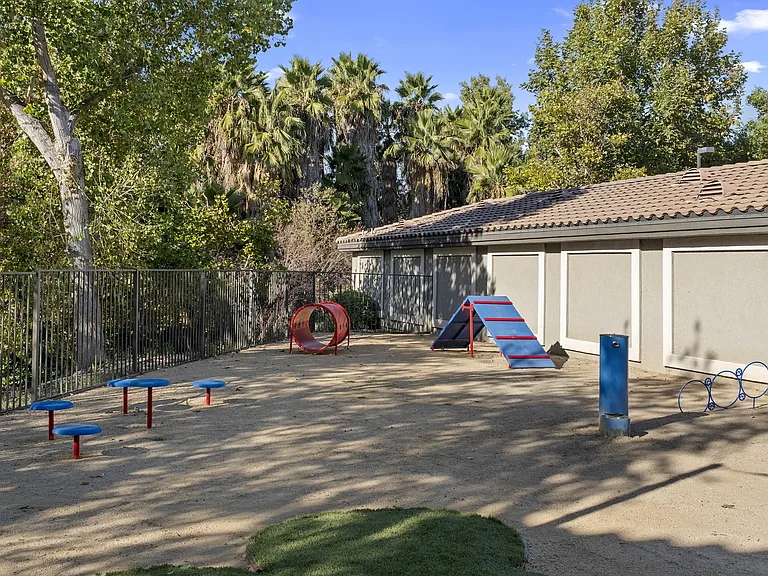 Estancia at Mission Grove — Photo 17