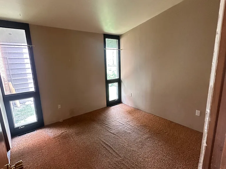 1014-1016 S Tracy Ave — Photo 8
