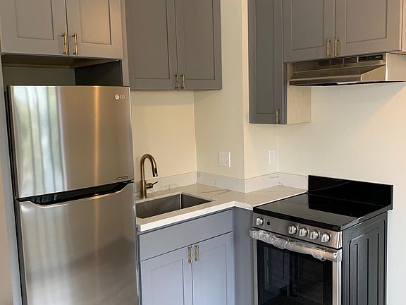 3rd image of 3245 23rd St APT 2