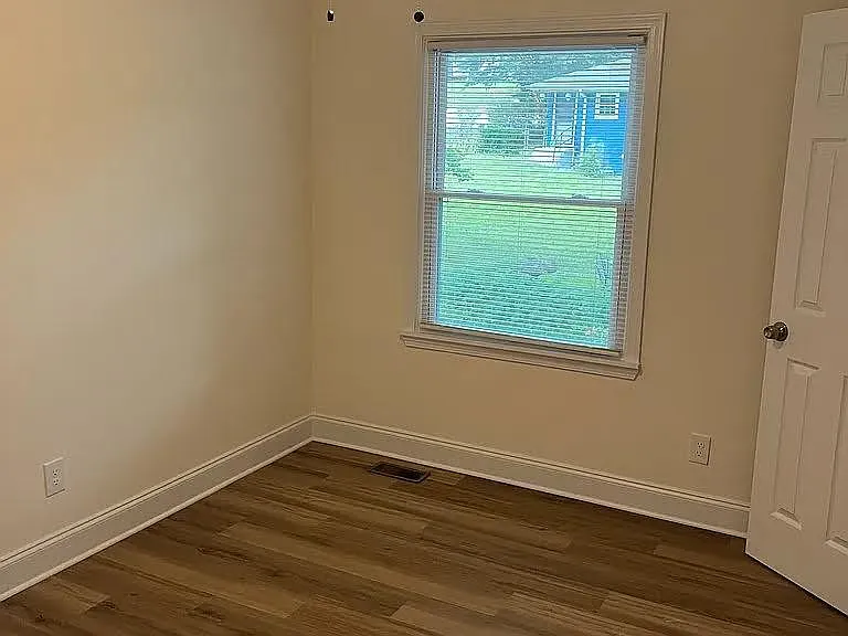 320 Camfield Ct SW — Photo 9