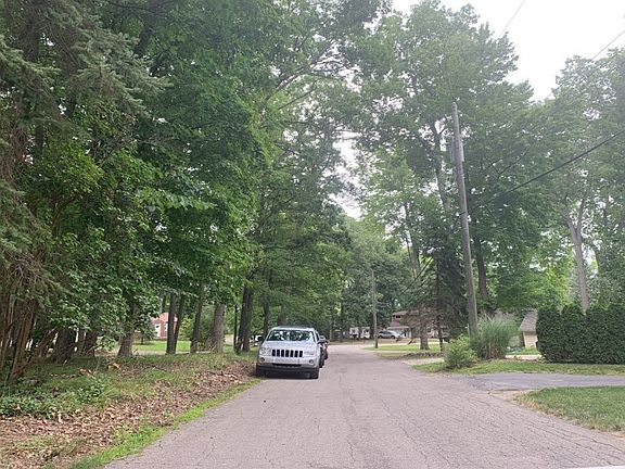 4th image of 8848 Lakeview Blvd