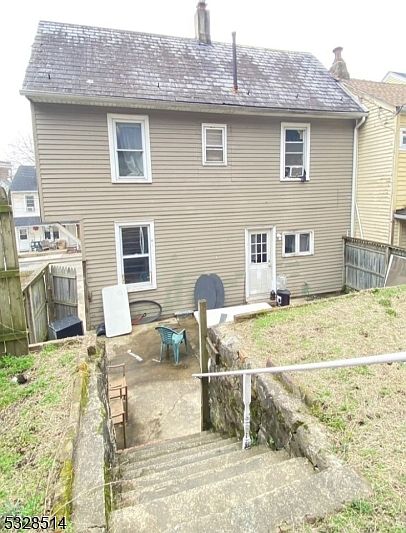 2nd image of 41 Brainard St