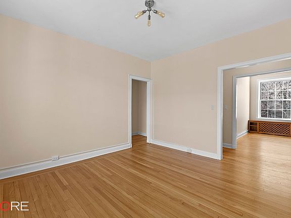 5th image of 3722 85th St APT 32
