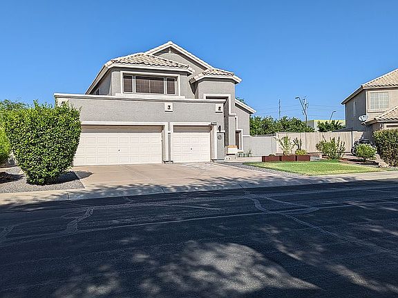 Great curb appeal!