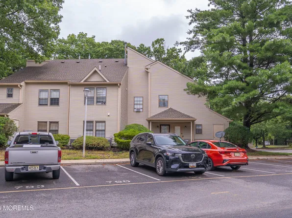 410 Owls Nest Court, Jackson, NJ 08527