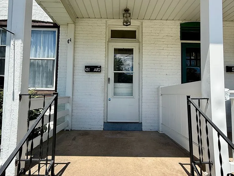 451 W 2nd St — Photo 20
