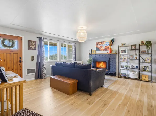706 Buena Vista Ave, Sunnyside, WA 98944