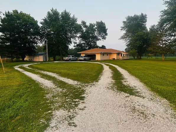 1905 N County Road 2980, Blandinsville, IL 61420