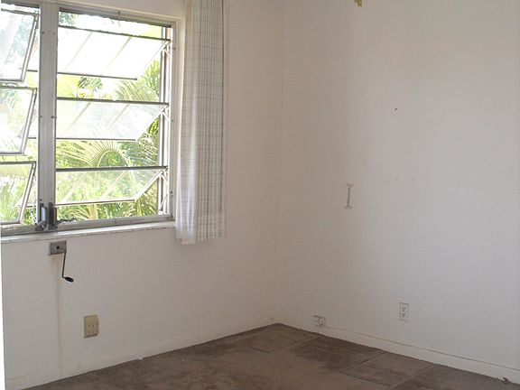 4th image of 1940 NE 2nd Ave APT 207J