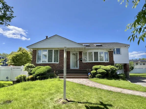 49 Bruce Ln, Jericho, NY 11590