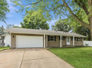 443 Cord Cir, New Brighton, MN 55112