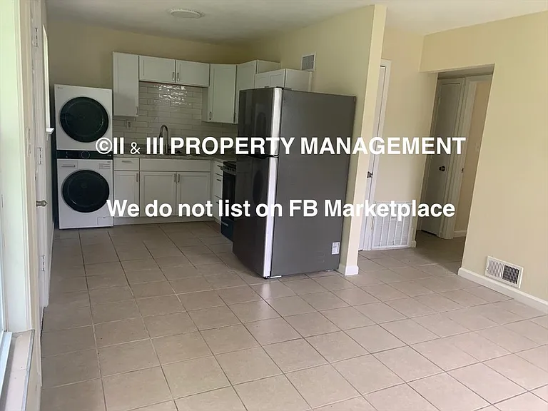 6008 E 151st Ter #B — Photo 2