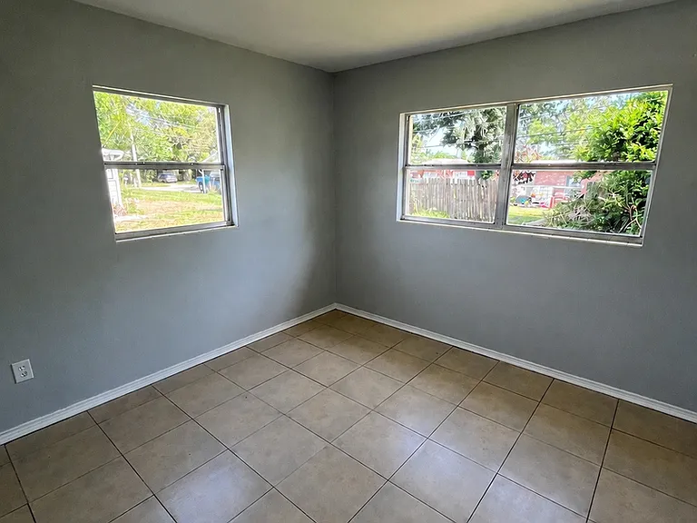 538 Norfolk Cir — Photo 9