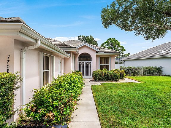 2nd image of 7708 SE BAY CEDAR Circle