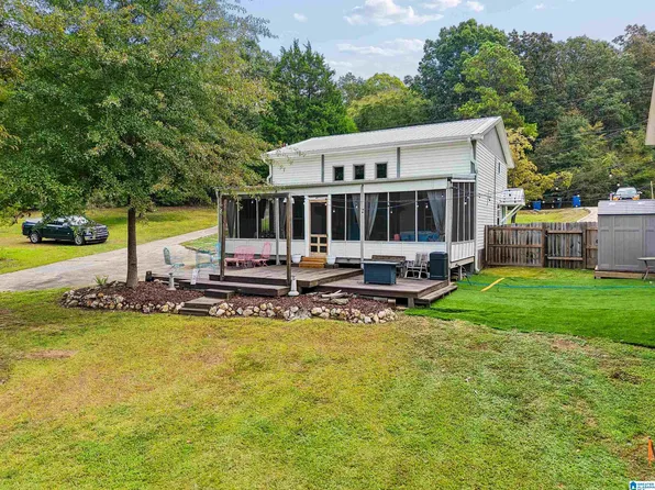 180 W Lake Hill Dr, Talladega, AL 35160