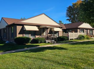 40326 Newport Dr, Plymouth, MI