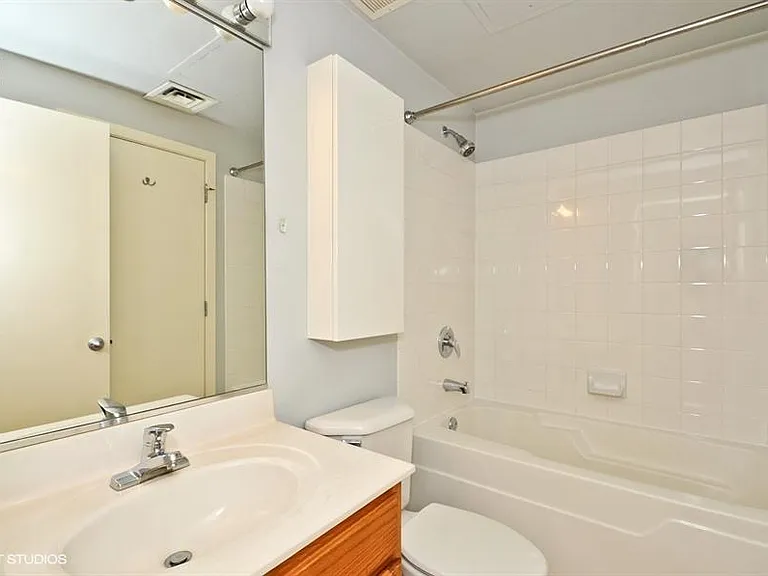 208 W Washington St #802 — Photo 6