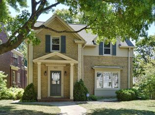 321 E Lexington Blvd, Whitefish Bay, WI 53217