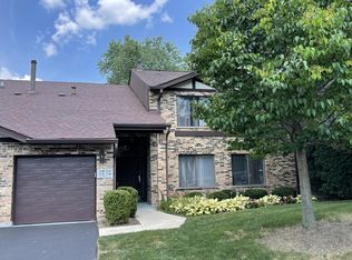 2242 Christian Ln #1-B, Lisle, IL
