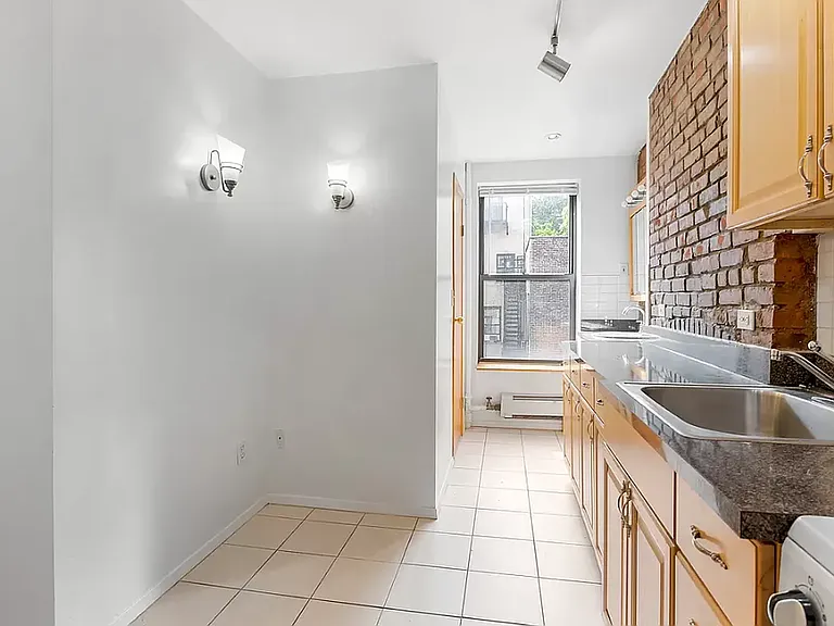 317 1st Ave #4F — Photo 7