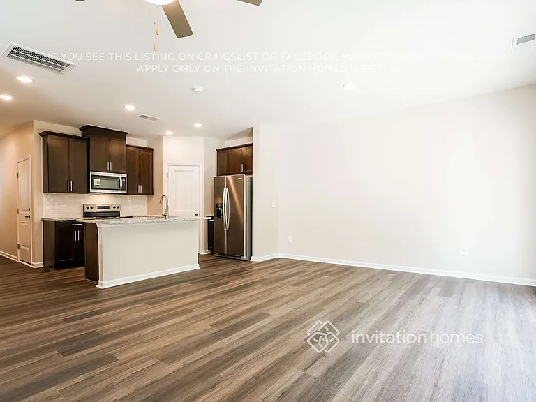 817 Holiday Park Ln — Photo 10