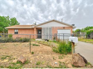 823 La Luz Dr, Belen, NM 87002