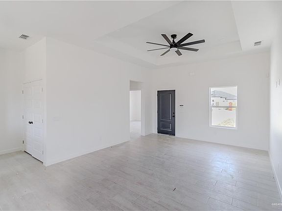 5th image of 1102 Boxwood Ave