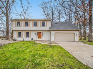 51107 Woodcliff Ct, Granger, IN 46530