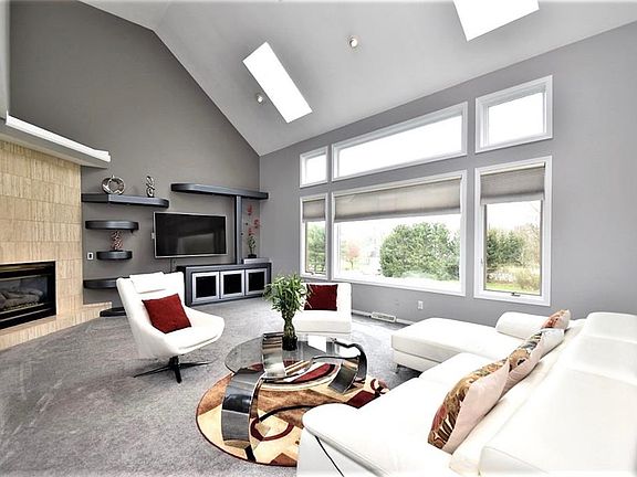 5th image of 38934 Lochmoor Dr