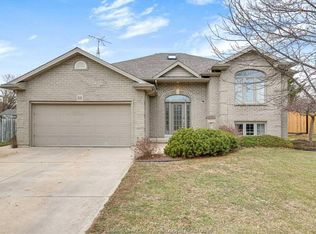 831 Lawndale Ave, Kingsville, ON N9Y 3S5