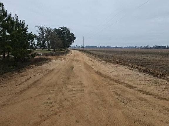 4th image of 550 Clower Rd