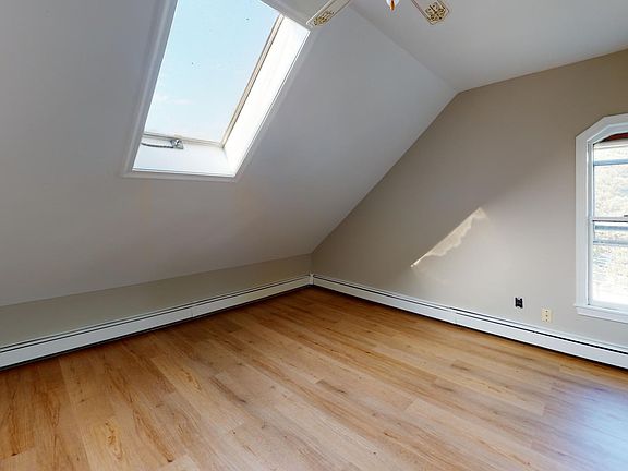 3rd image of 395 Lexington St #2A
