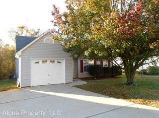 211 Riverside Chase Cir, Greer, SC 29650