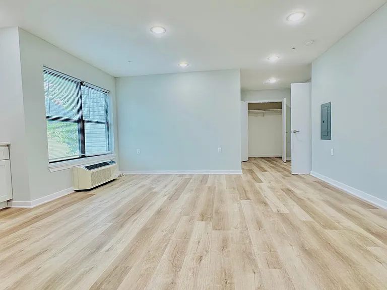 112 Godwin Ave #502 — Photo 5